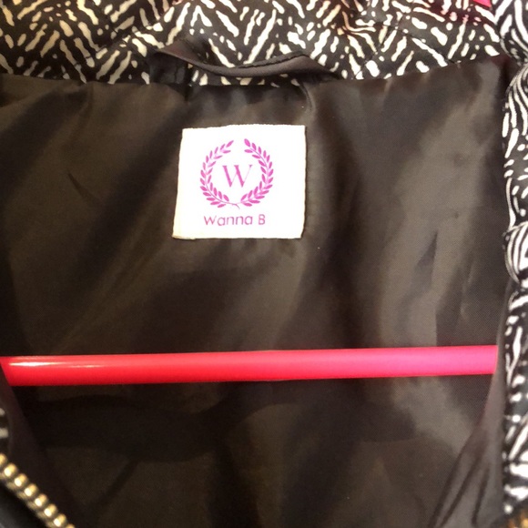 Black and White Patterned Vest in excellent condition - Picture 4 of 4